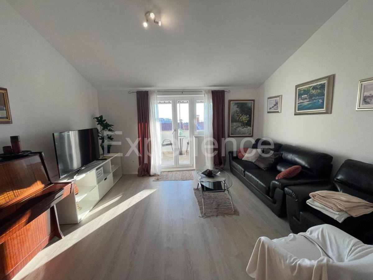 Parenzo - appartamento con 3 camere da letto, VISTA MARE!