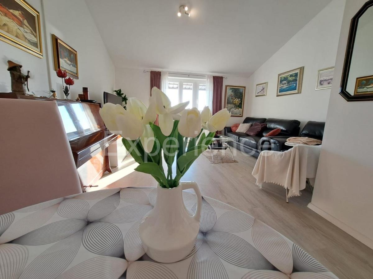 Parenzo - appartamento con 3 camere da letto, VISTA MARE!