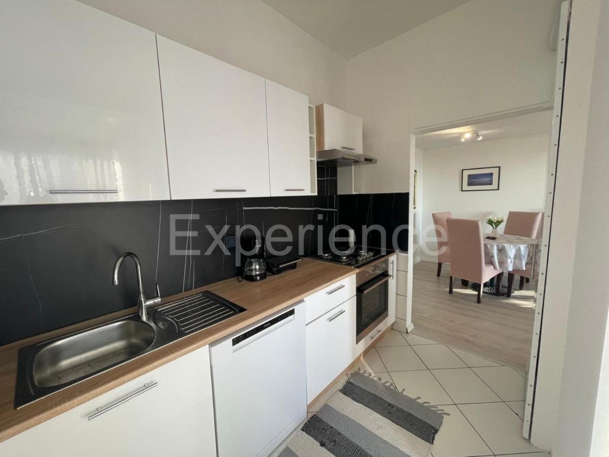 Parenzo - appartamento con 3 camere da letto, VISTA MARE!