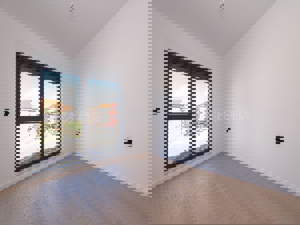 ISTRIA, Umago - appartamento al piano terra con giardino!