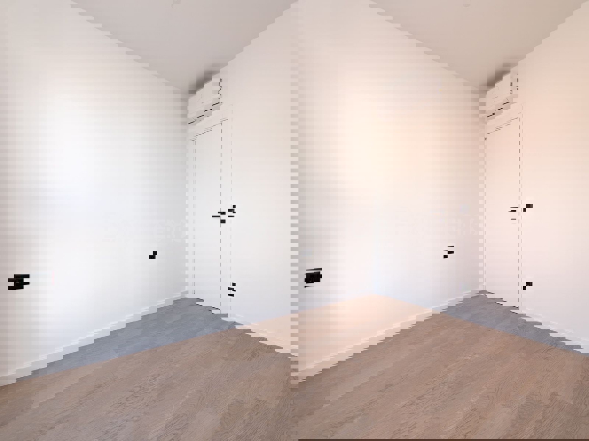 ISTRIA, Umago - appartamento al piano terra con giardino!