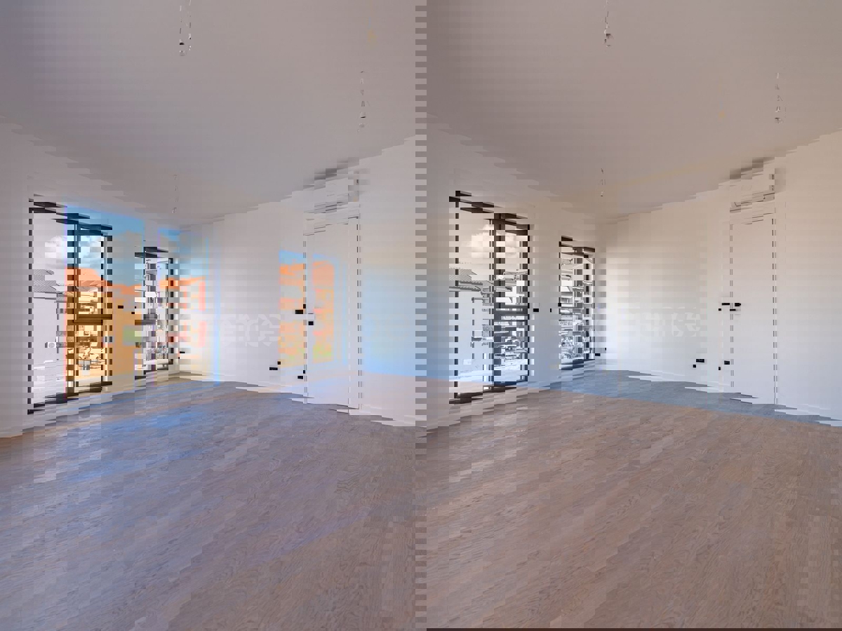 ISTRIA, Umago - appartamento al piano terra con giardino!