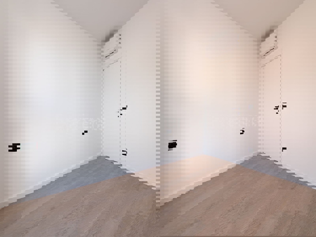 ISTRIA, Umago - appartamento al piano terra con giardino!