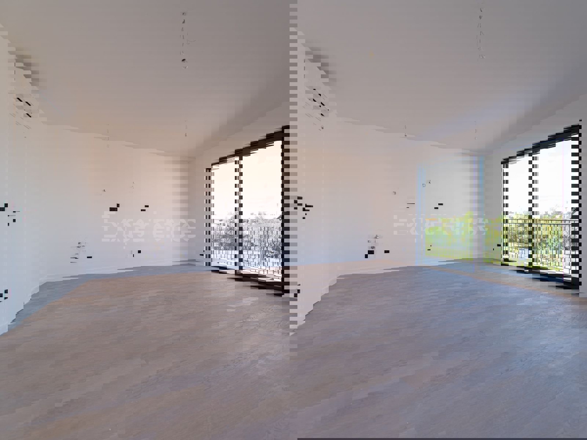 ISTRIA, Umago - appartamento al piano terra con giardino!