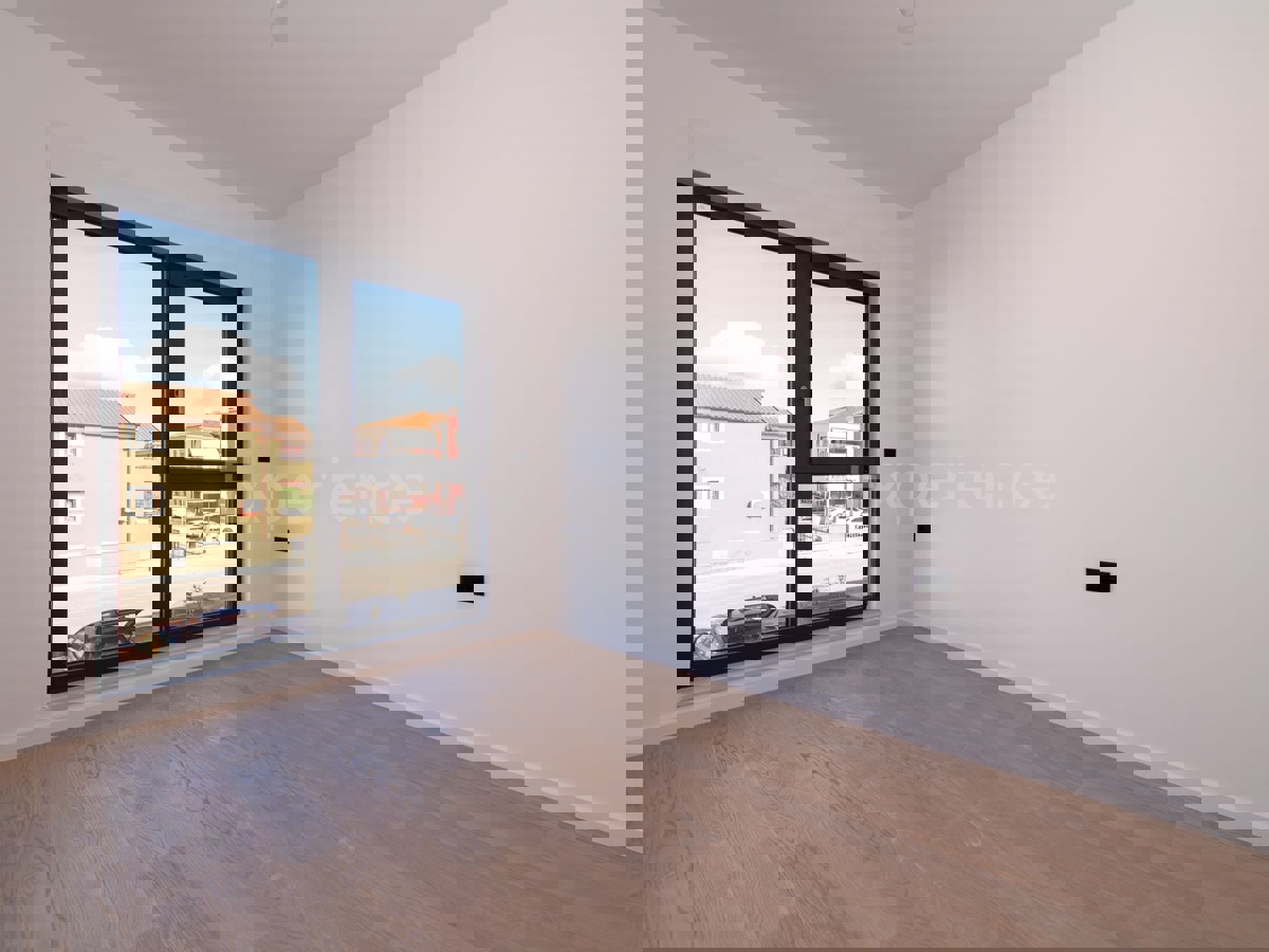 ISTRIA, Umago - appartamento al piano terra con giardino!