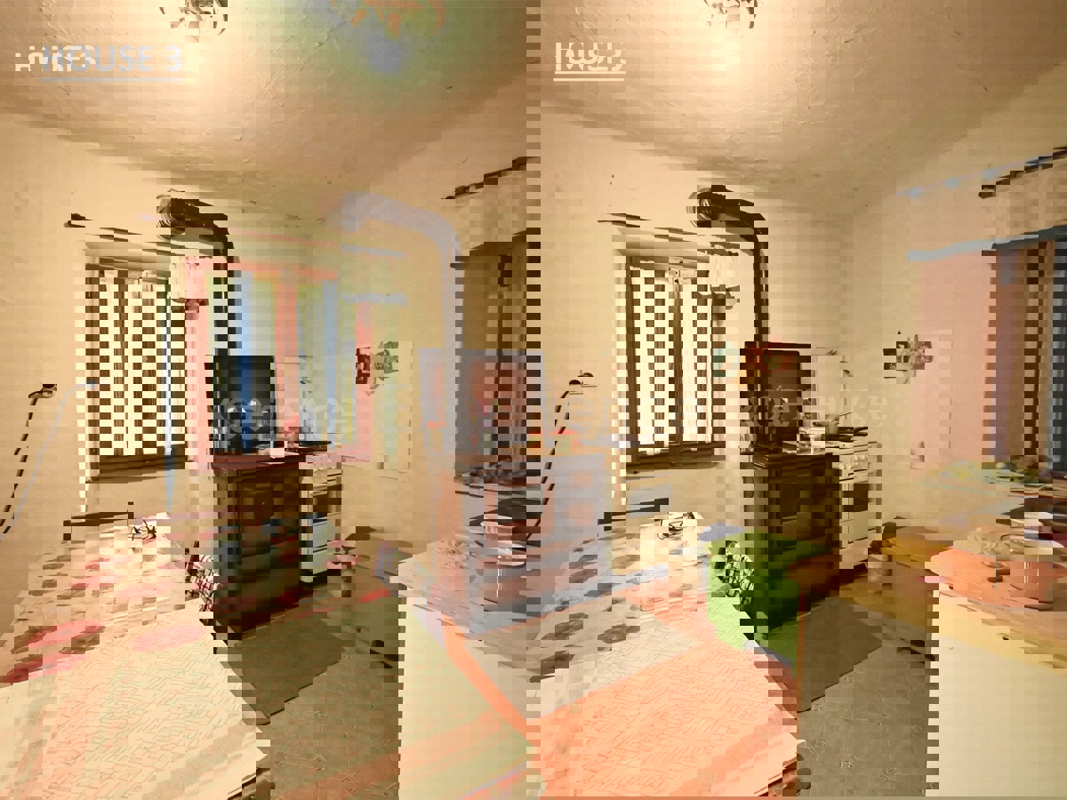 Un Villaggio Idilliaco Dove la Tradizione Incontra la Natura Incontaminata