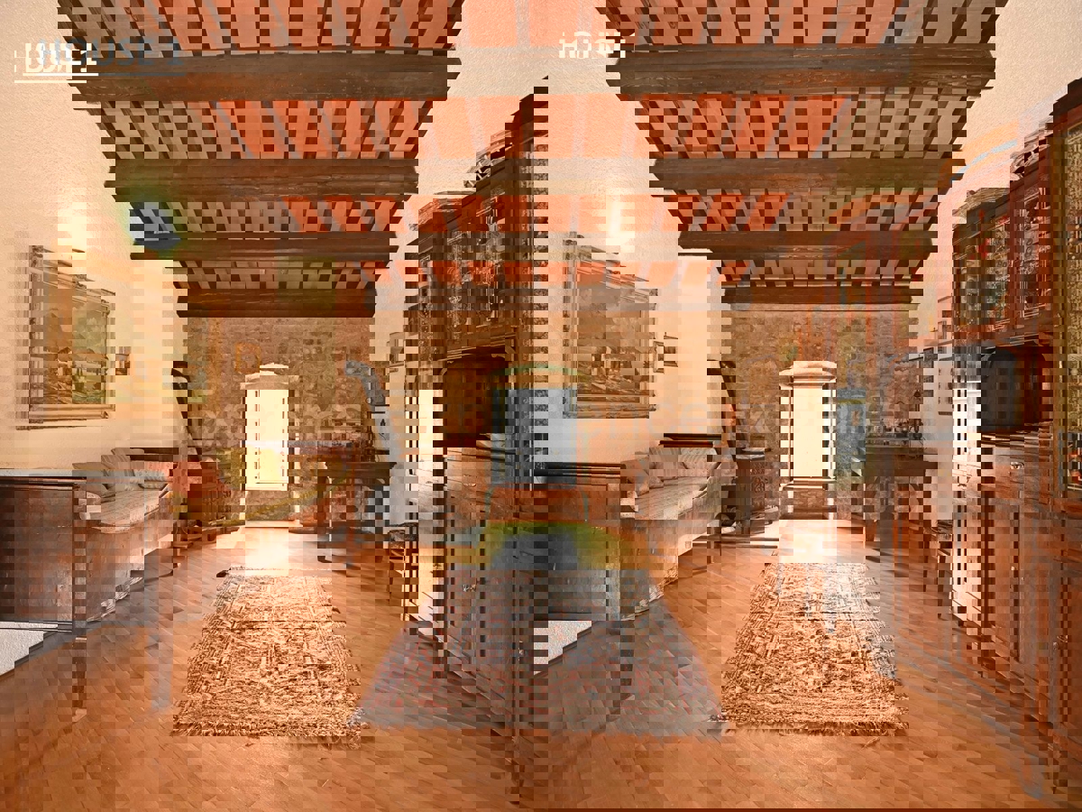 Un Villaggio Idilliaco Dove la Tradizione Incontra la Natura Incontaminata