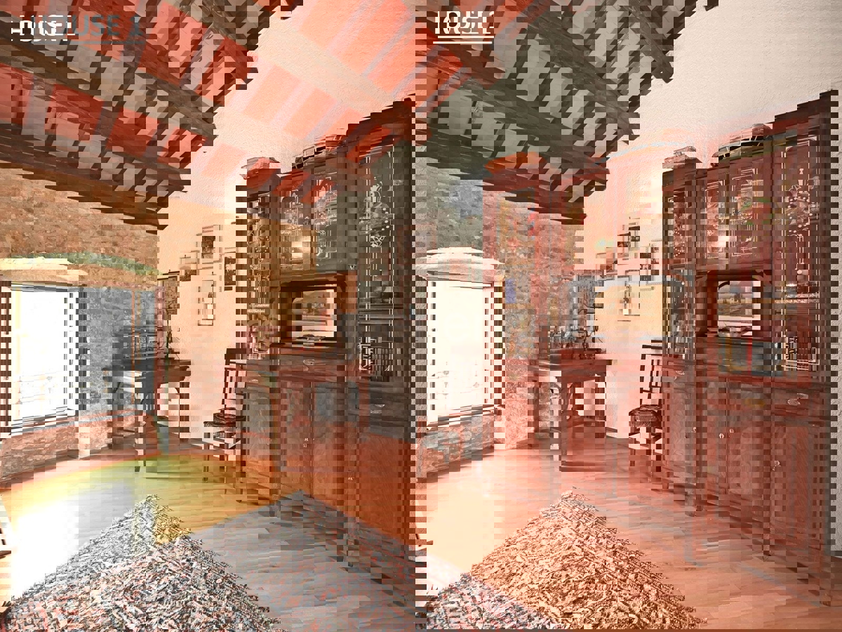 Un Villaggio Idilliaco Dove la Tradizione Incontra la Natura Incontaminata