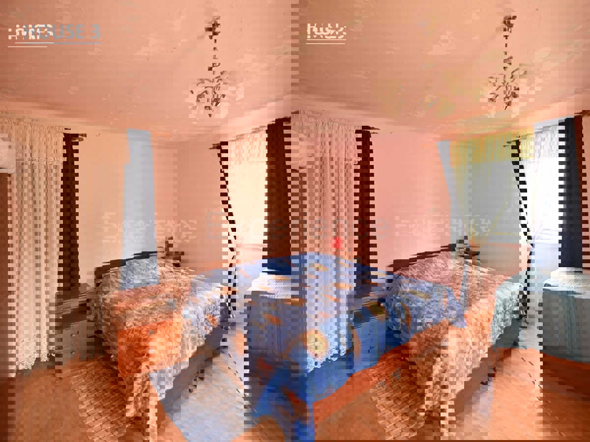 Un Villaggio Idilliaco Dove la Tradizione Incontra la Natura Incontaminata