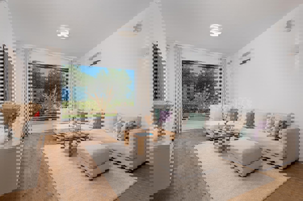 POSIZIONE ESCLUSIVA - lussuosa villa (400 m²) con VISTA MARE aperta!