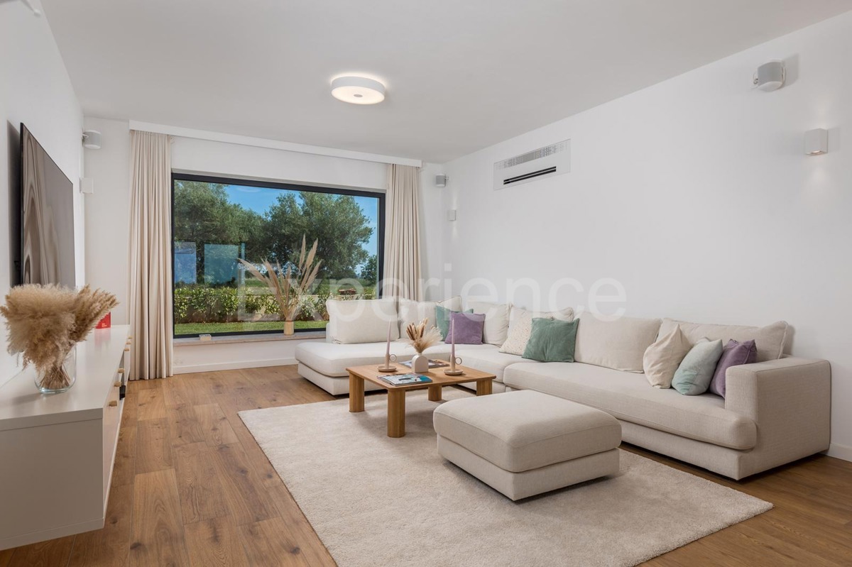 POSIZIONE ESCLUSIVA - lussuosa villa (400 m²) con VISTA MARE aperta!