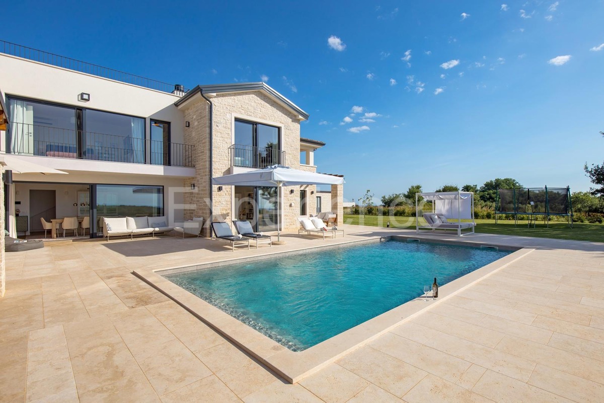 POSIZIONE ESCLUSIVA - lussuosa villa (400 m²) con VISTA MARE aperta!