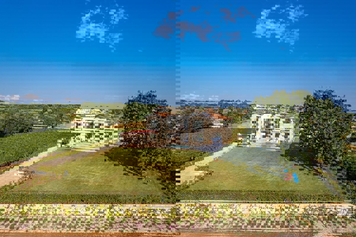 POSIZIONE ESCLUSIVA - lussuosa villa (400 m²) con VISTA MARE aperta!