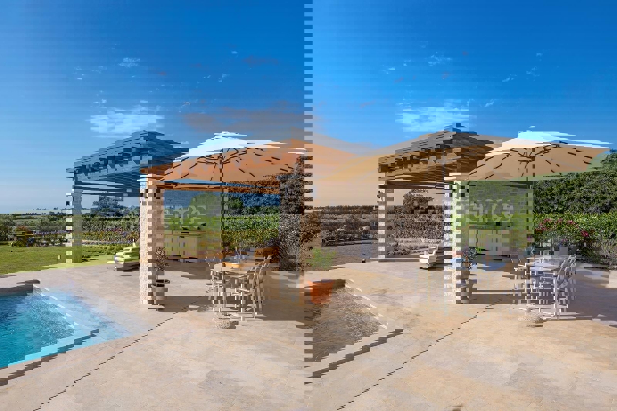 POSIZIONE ESCLUSIVA - lussuosa villa (400 m²) con VISTA MARE aperta!