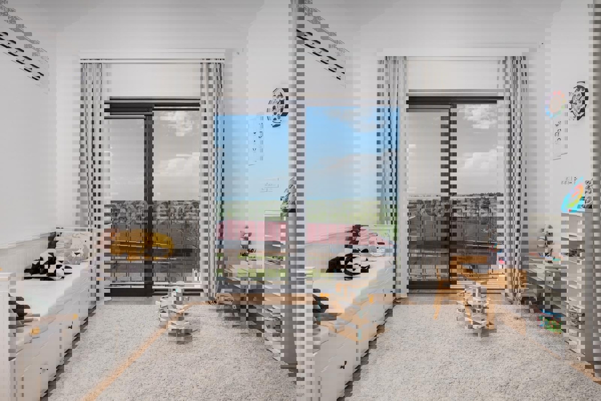 POSIZIONE ESCLUSIVA - lussuosa villa (400 m²) con VISTA MARE aperta!