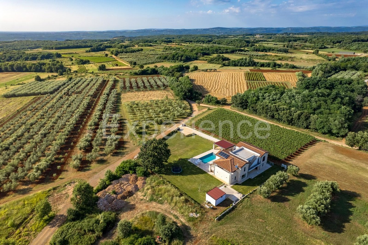 POSIZIONE ESCLUSIVA - lussuosa villa (400 m²) con VISTA MARE aperta!