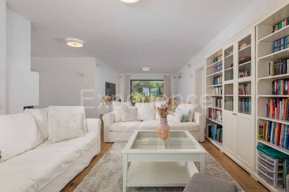 POSIZIONE ESCLUSIVA - lussuosa villa (400 m²) con VISTA MARE aperta!