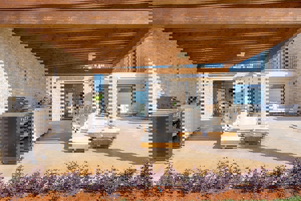 POSIZIONE ESCLUSIVA - lussuosa villa (400 m²) con VISTA MARE aperta!