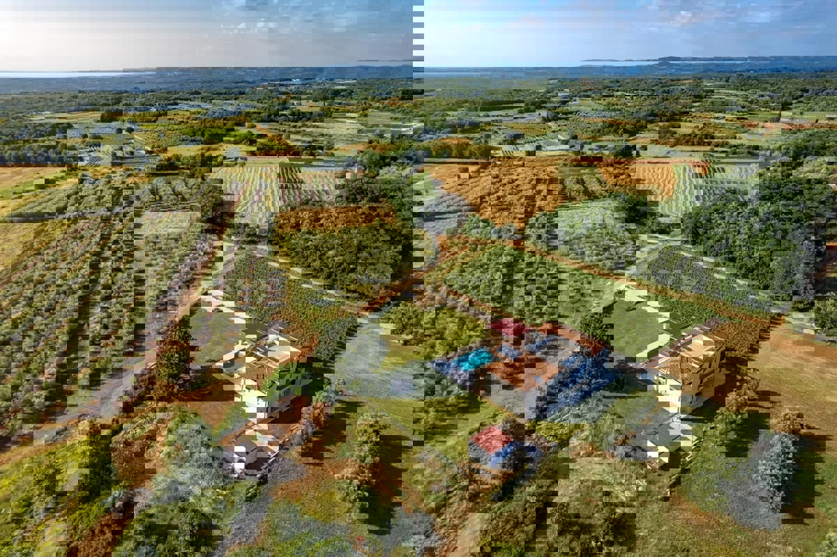 POSIZIONE ESCLUSIVA - lussuosa villa (400 m²) con VISTA MARE aperta!