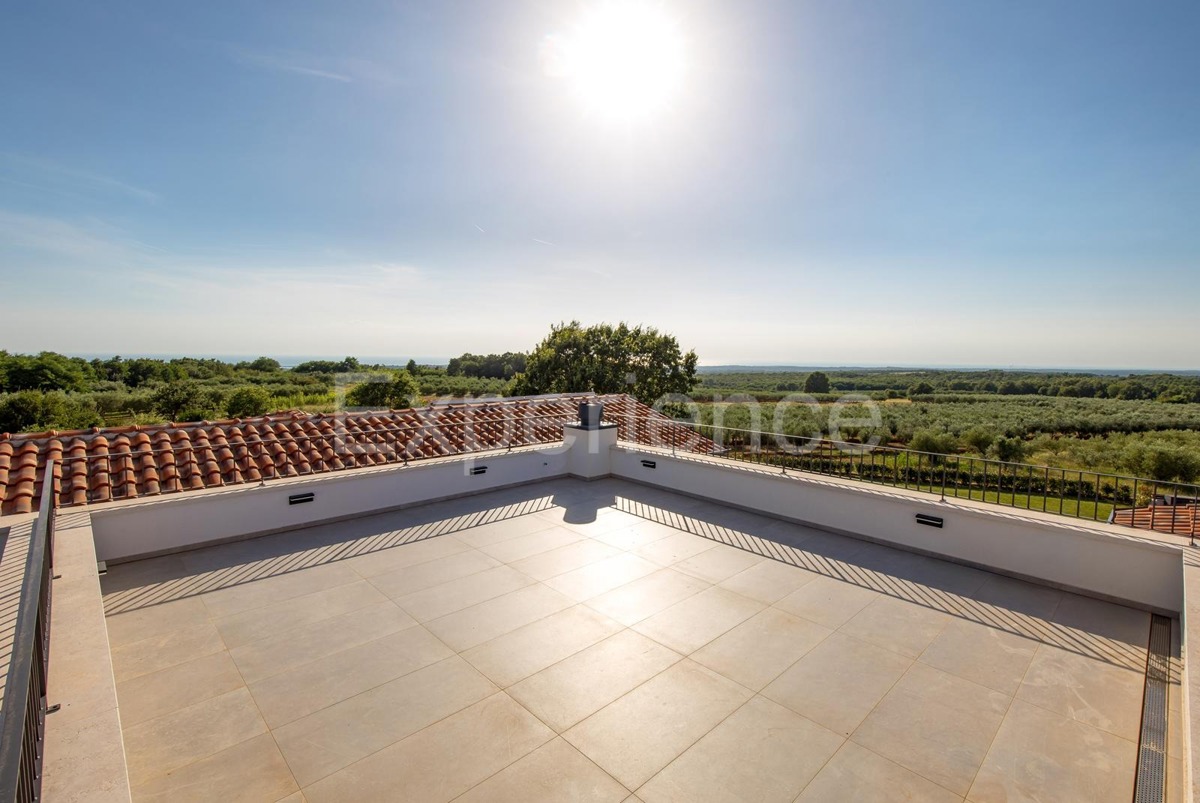 POSIZIONE ESCLUSIVA - lussuosa villa (400 m²) con VISTA MARE aperta!