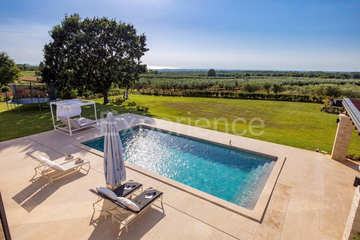 POSIZIONE ESCLUSIVA - lussuosa villa (400 m²) con VISTA MARE aperta!