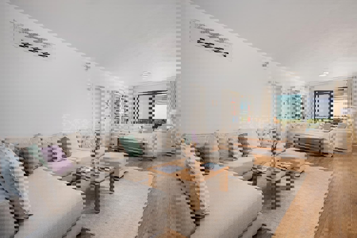 POSIZIONE ESCLUSIVA - lussuosa villa (400 m²) con VISTA MARE aperta!