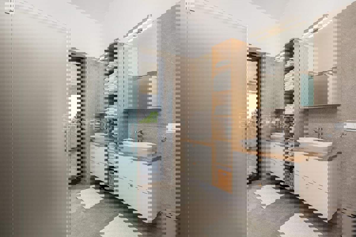 POSIZIONE ESCLUSIVA - lussuosa villa (400 m²) con VISTA MARE aperta!