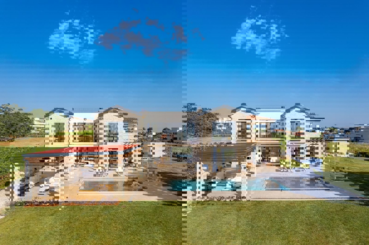 POSIZIONE ESCLUSIVA - lussuosa villa (400 m²) con VISTA MARE aperta!