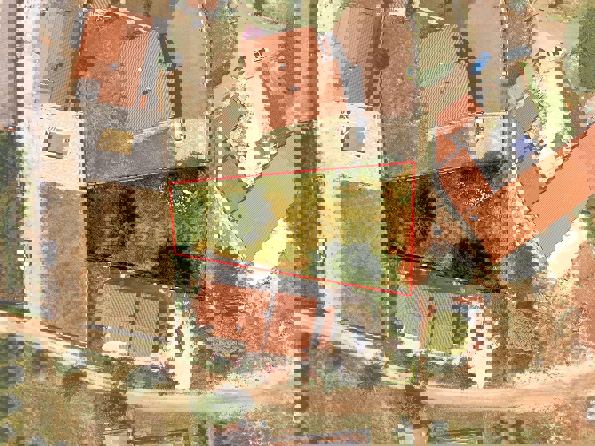 ISTRIA, Kaštelir - terreno edificabile, superficie 550 m²