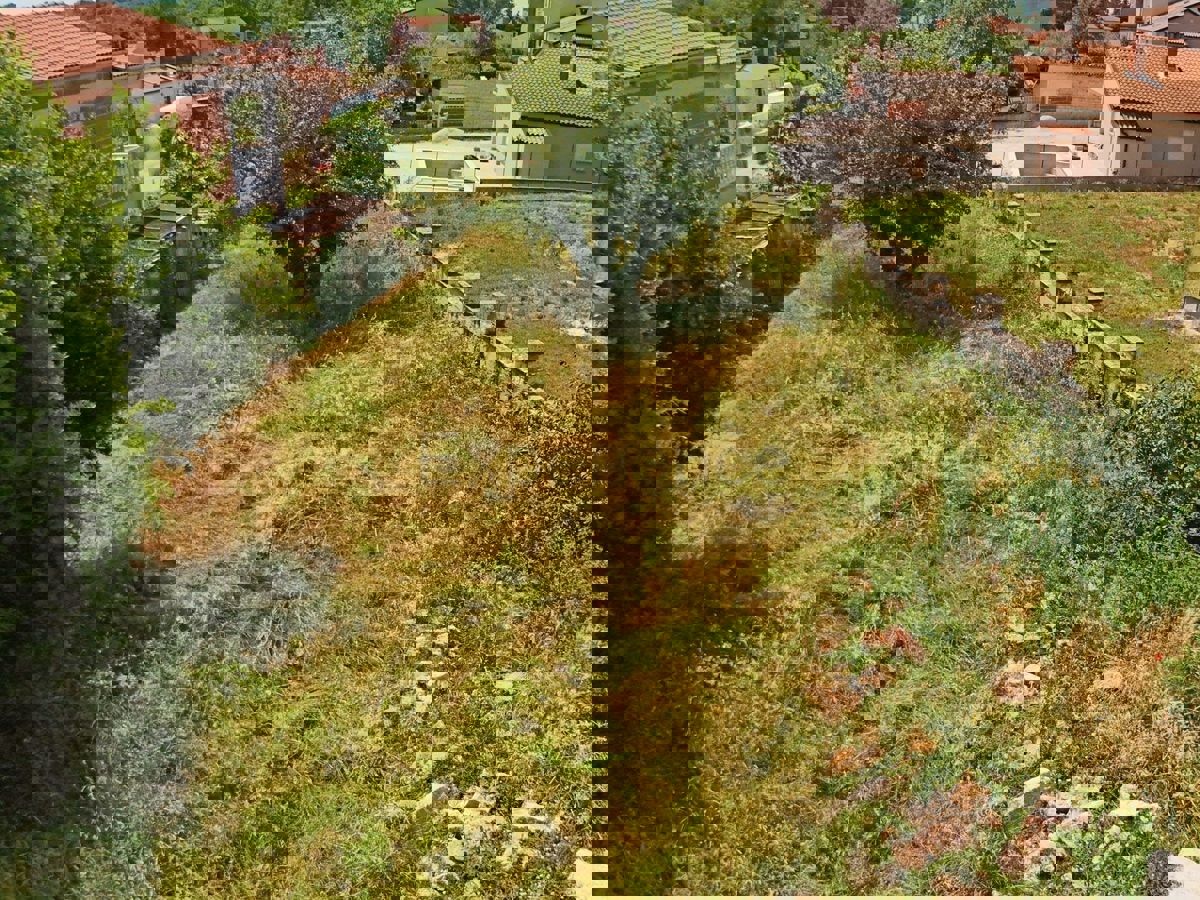 ISTRIA, Kaštelir - terreno edificabile, superficie 550 m²