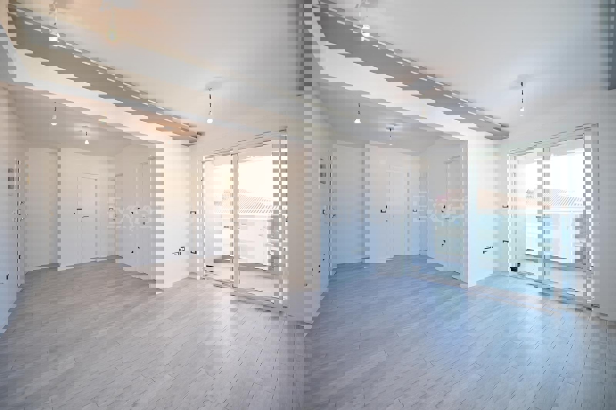 ISTRIA, zona Parenzo – appartamento in un nuovo edificio (54,28 m²), 2. piano