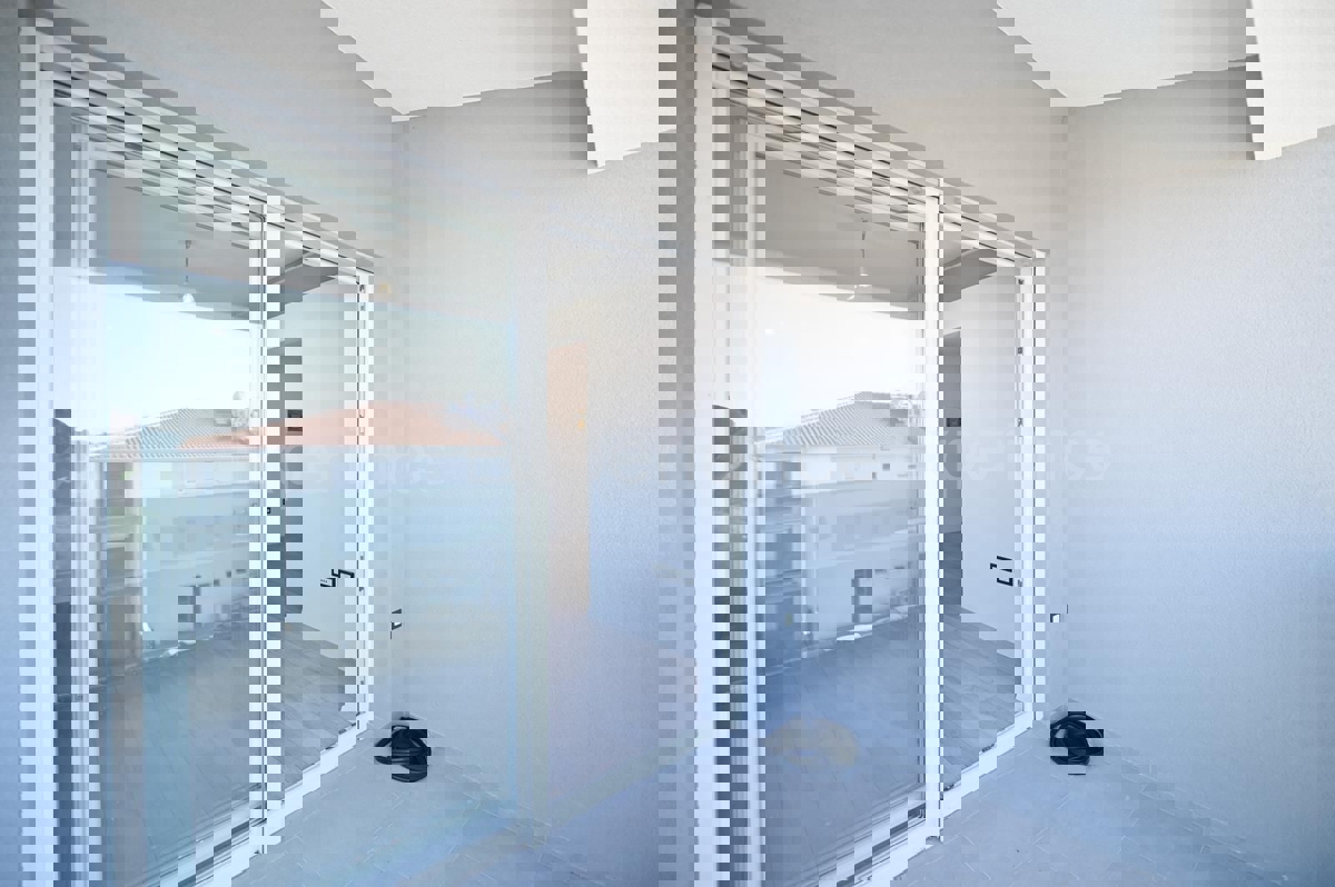 ISTRIA, zona Parenzo – appartamento in un nuovo edificio (54,28 m²), 2. piano