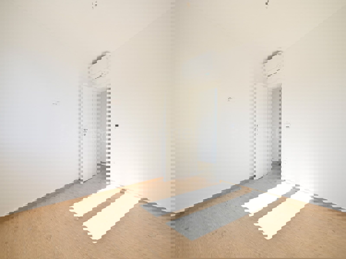 ISTRIA, vicino a Parenzo - appartamento di nuova costruzione con VISTA MARE!