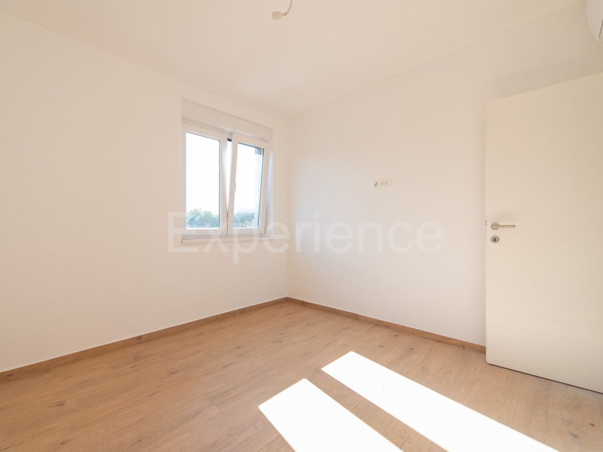 ISTRIA, vicino a Parenzo - appartamento di nuova costruzione con VISTA MARE!