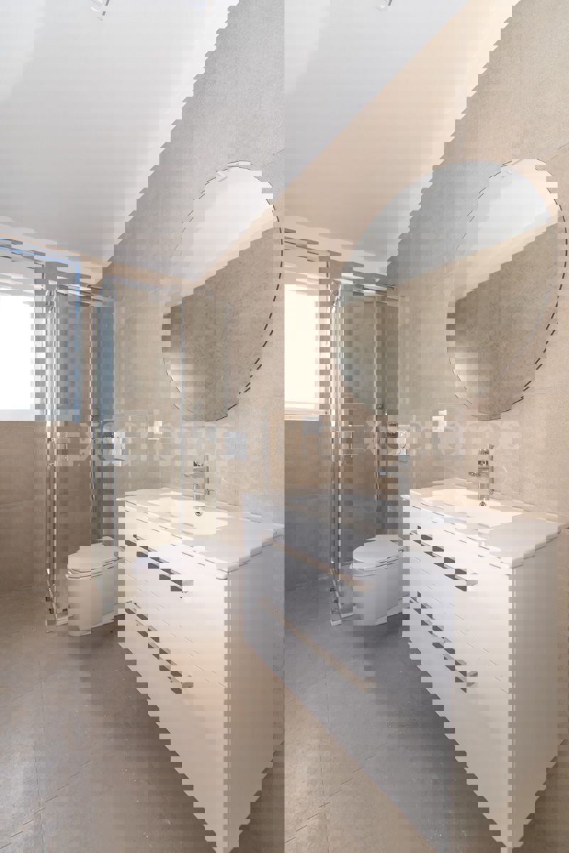 ISTRIA, vicino a Parenzo - appartamento di nuova costruzione con VISTA MARE!