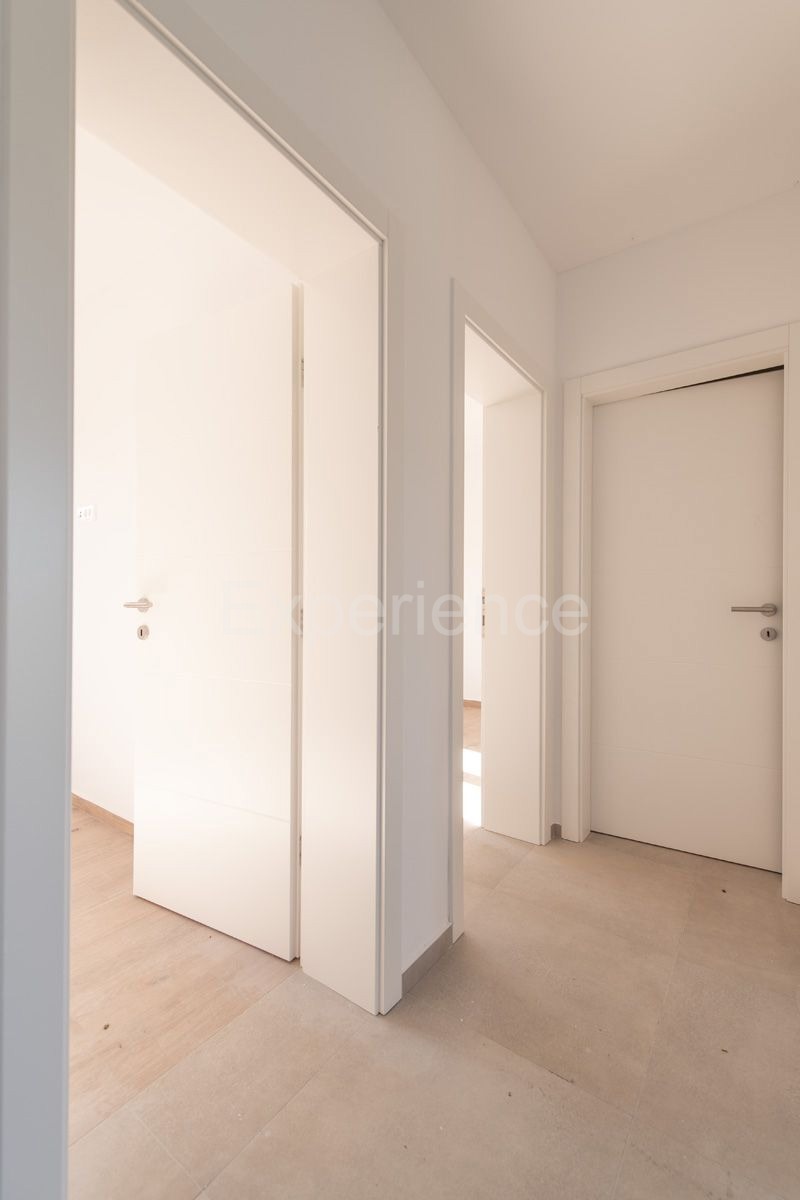 ISTRIA, vicino a Parenzo - appartamento di nuova costruzione con VISTA MARE!