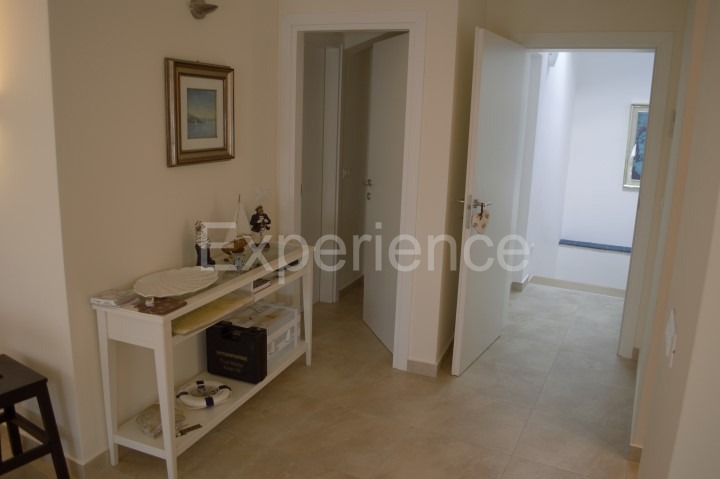 Umago, casa in pietra a 20 m dal mare, 5 camere, ristrutturata