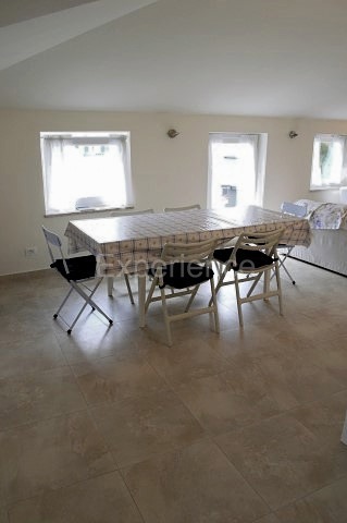 Umago, casa in pietra a 20 m dal mare, 5 camere, ristrutturata