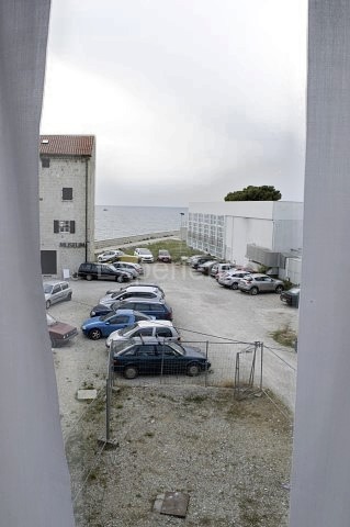 Umago, casa in pietra a 20 m dal mare, 5 camere, ristrutturata