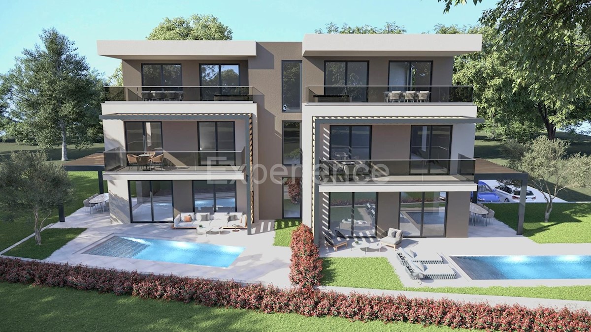 Zona di Parenzo: appartamento duplex di lusso con giardino e piscina!