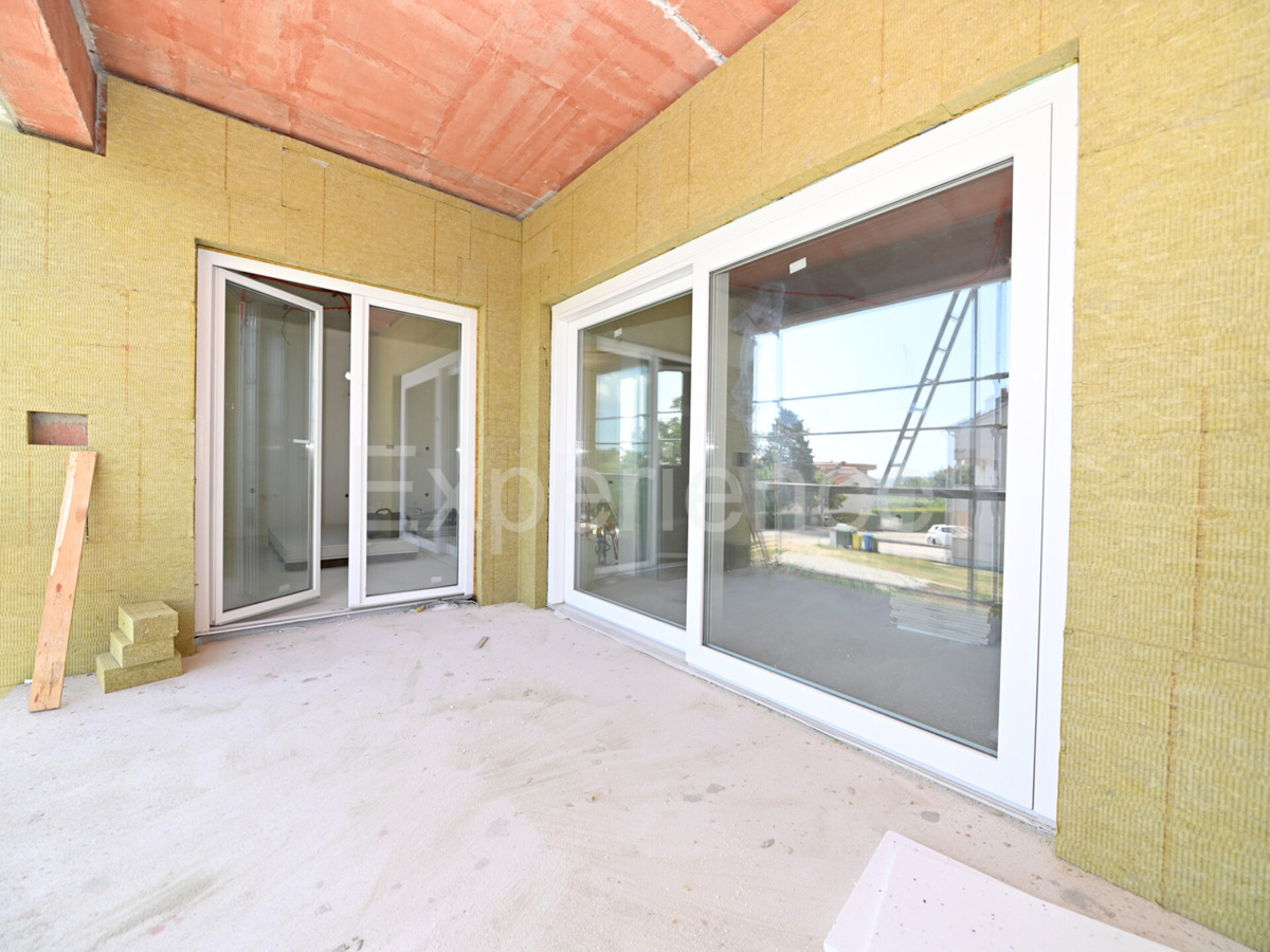 ISTRIA, Parenzo - 600 m dalla spiaggia, appartamento con 3 camere da letto in un nuovo edificio!