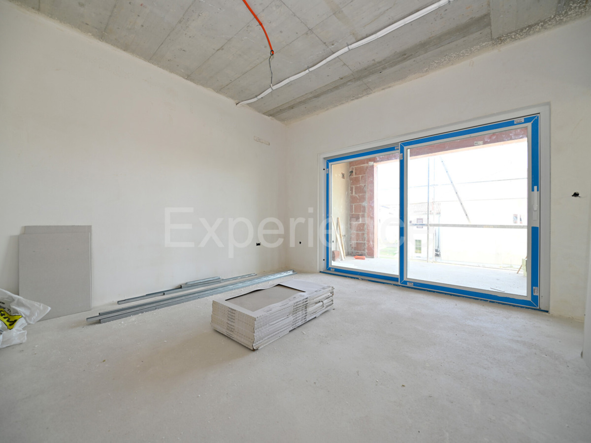 ISTRIA, Parenzo - 600 m dalla spiaggia, appartamento con 3 camere da letto in un nuovo edificio!