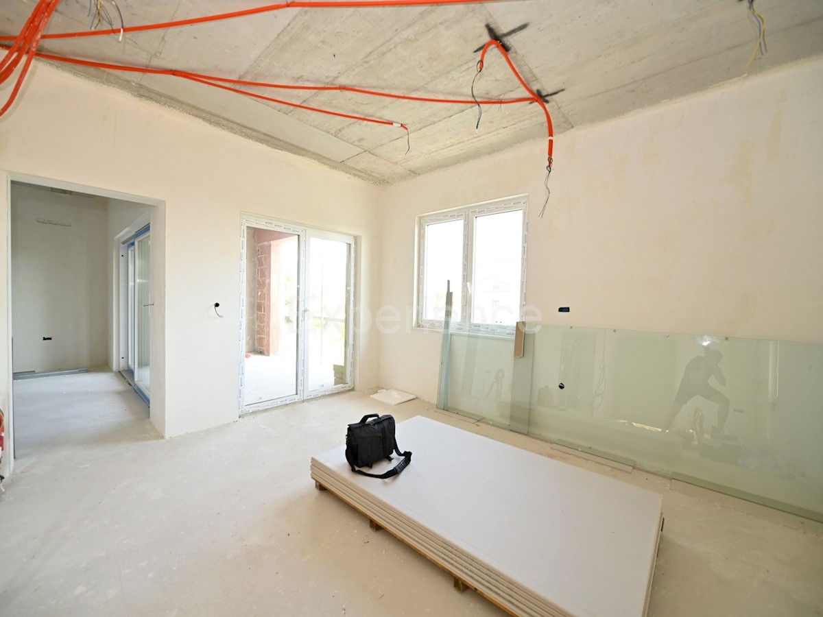 ISTRIA, Parenzo - 600 m dalla spiaggia, appartamento con 3 camere da letto in un nuovo edificio!