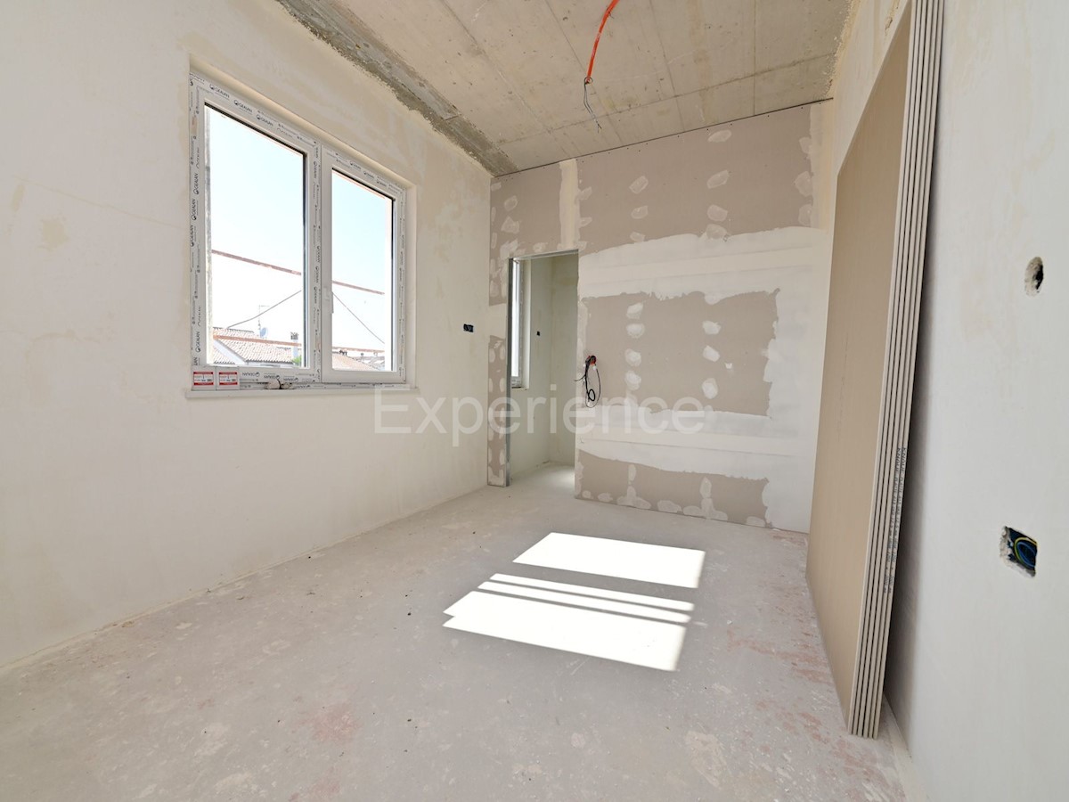 ISTRIA, Parenzo - 600 m dalla spiaggia, appartamento con 3 camere da letto in un nuovo edificio!