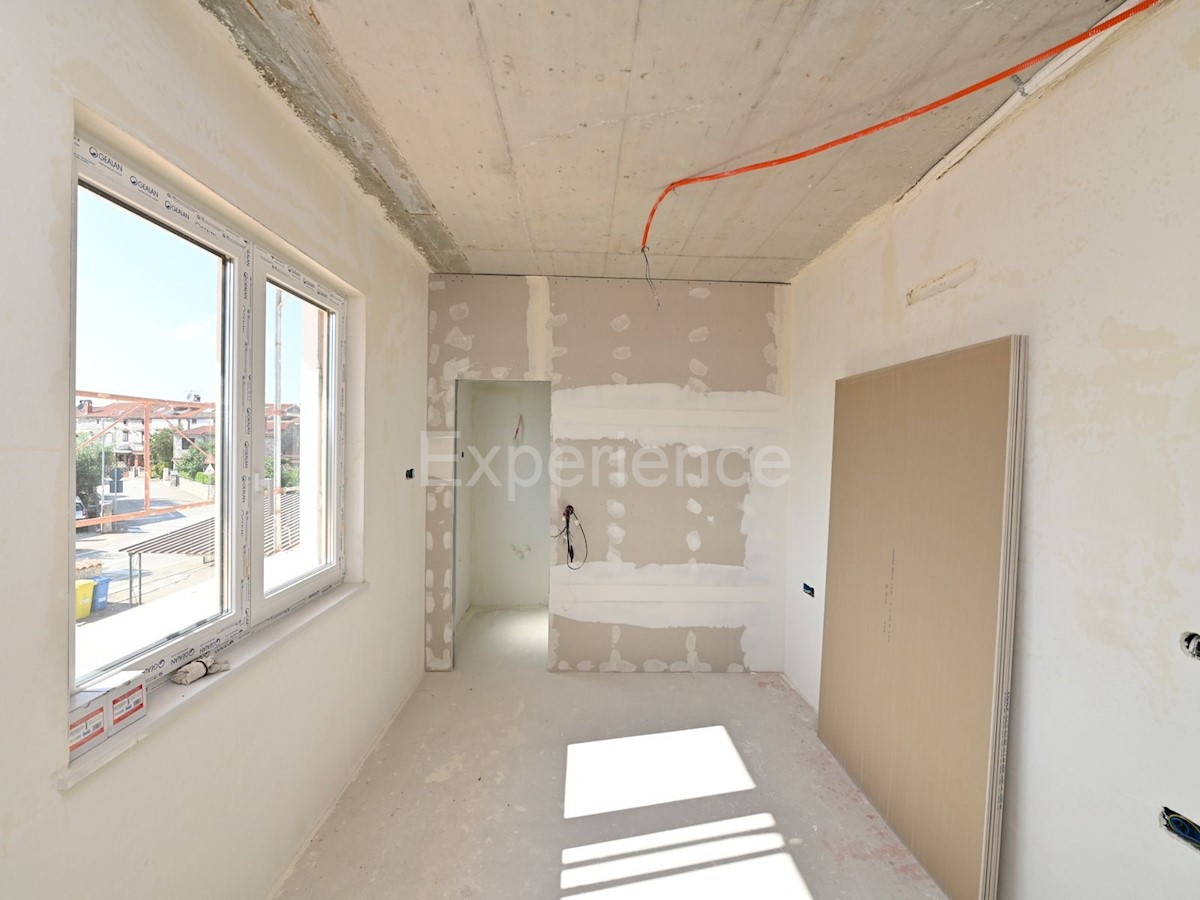 ISTRIA, Parenzo - 600 m dalla spiaggia, appartamento con 3 camere da letto in un nuovo edificio!