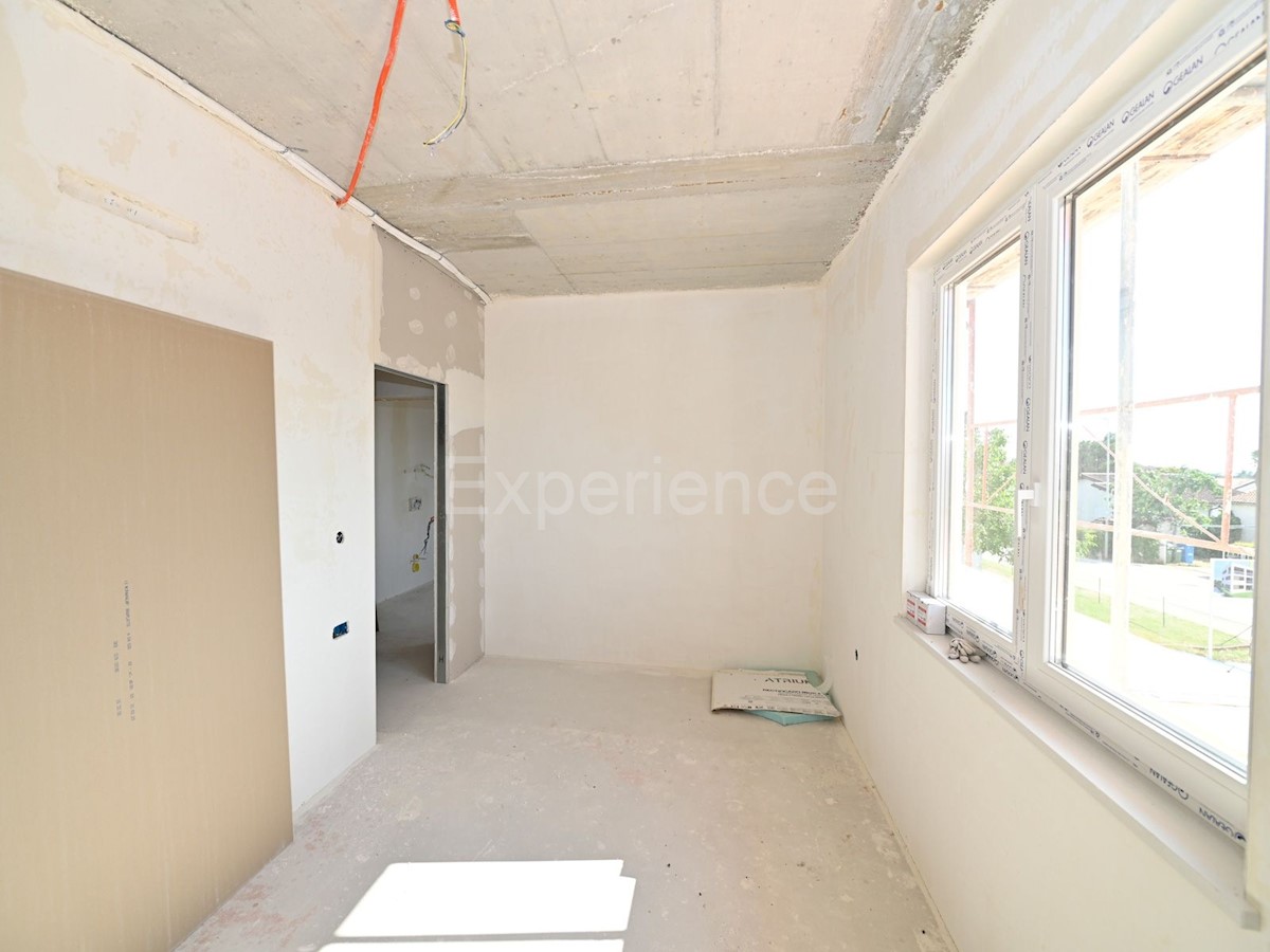 ISTRIA, Parenzo - 600 m dalla spiaggia, appartamento con 3 camere da letto in un nuovo edificio!