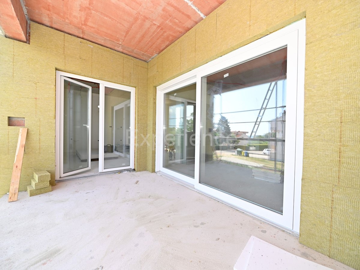 ISTRIA, Parenzo - 600 m dalla spiaggia, appartamento con 3 camere da letto in un nuovo edificio!