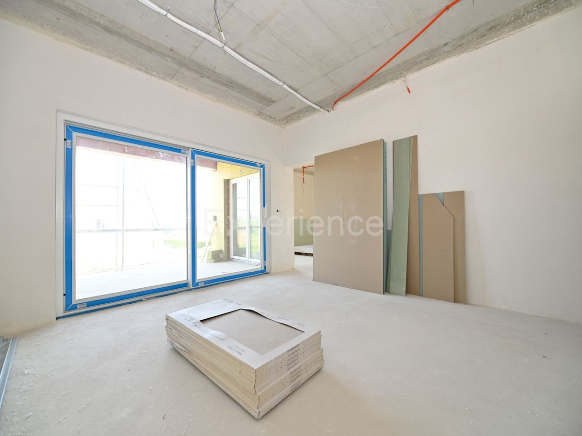 ISTRIA, Parenzo - 600 m dalla spiaggia, appartamento con 3 camere da letto in un nuovo edificio!