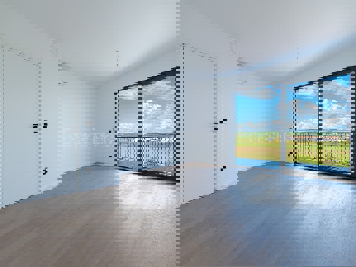 ISTRIA, Umago - appartamento in un nuovo edificio con garage, 3. piano, ASCENSORE!