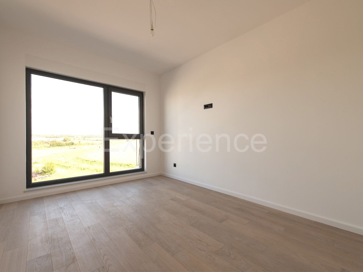 ISTRIA, Umago - appartamento in un nuovo edificio con garage, 3. piano, ASCENSORE!